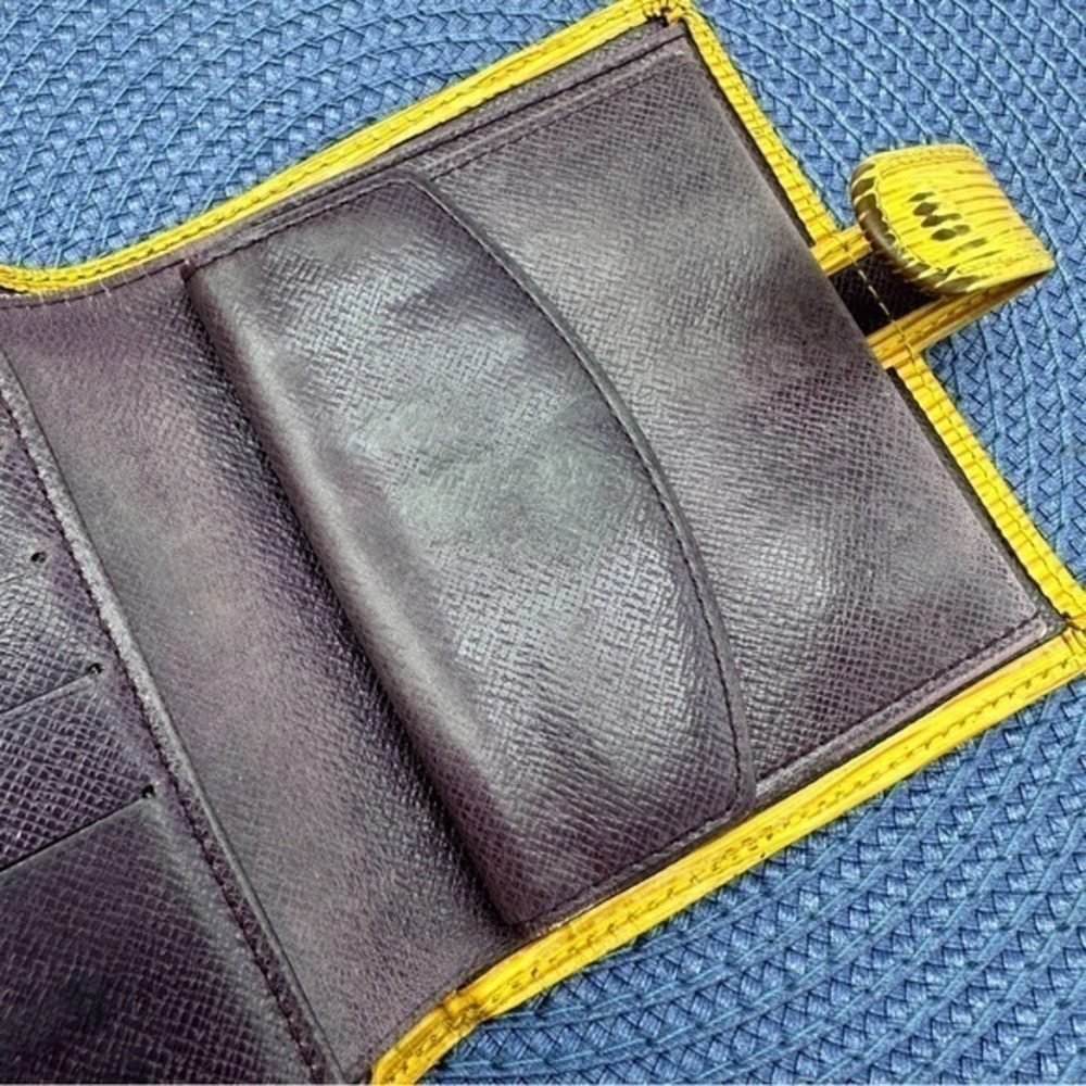 AUTHENTIC Louis Vuitton Epi Leather Bifold Wallet.Preowned.Tassel yellow. - Picture 6 of 16